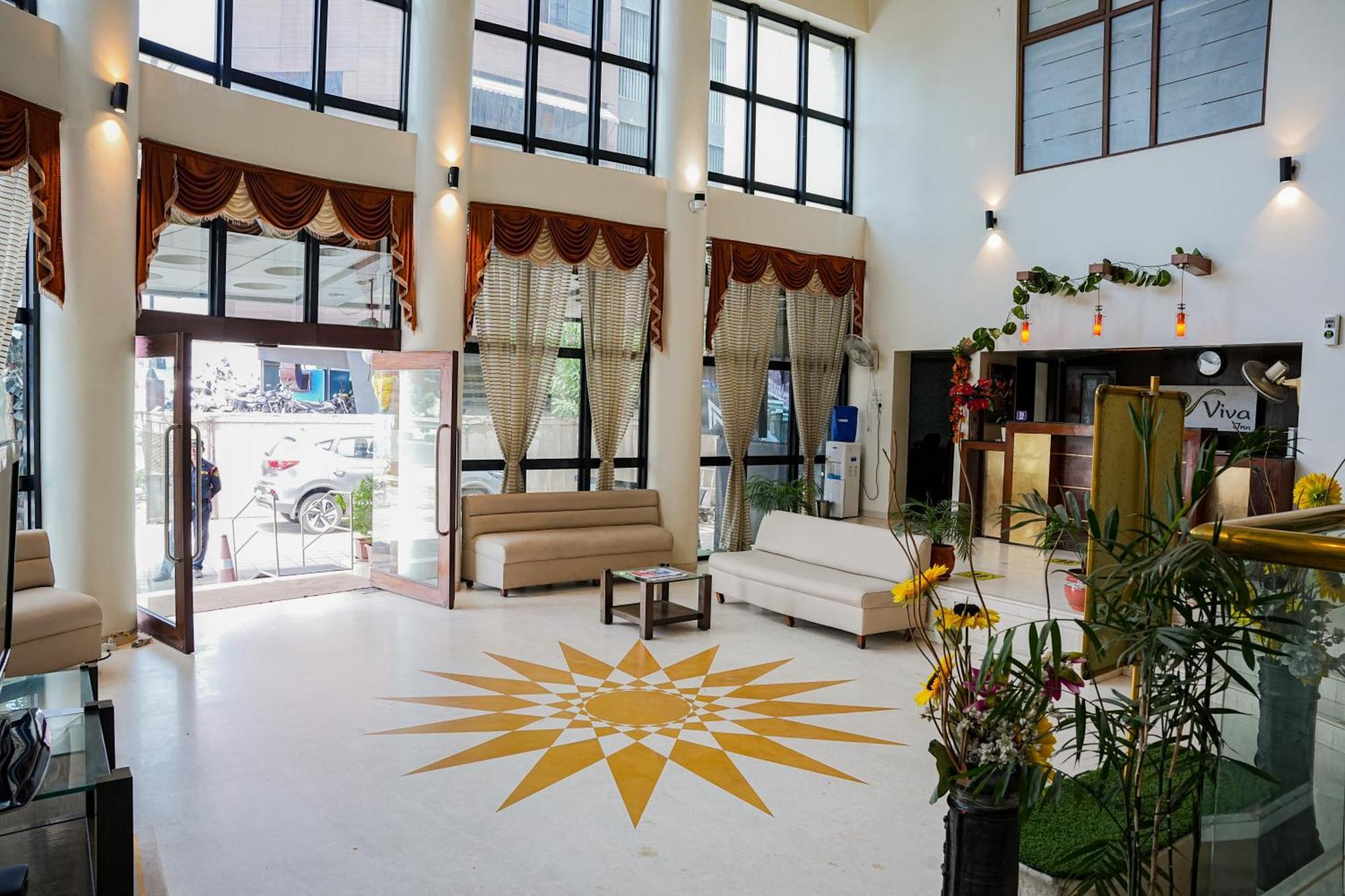 Hotel Viva Inn Yerandwane Buitenkant foto